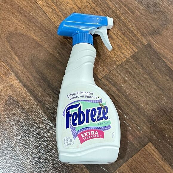 1997 Febreze Extra Strength Vintage‎ Fabric Refresher With Spray 33.8 oz Prop - Picture 1 of 5